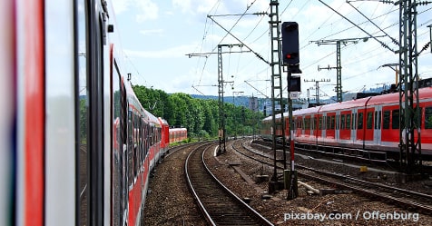 poezd krasnyi svet